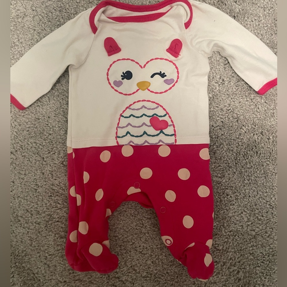 🎊Baby Items SALE! 🎊 Adorable printed newborn sleep/lounge outfit!